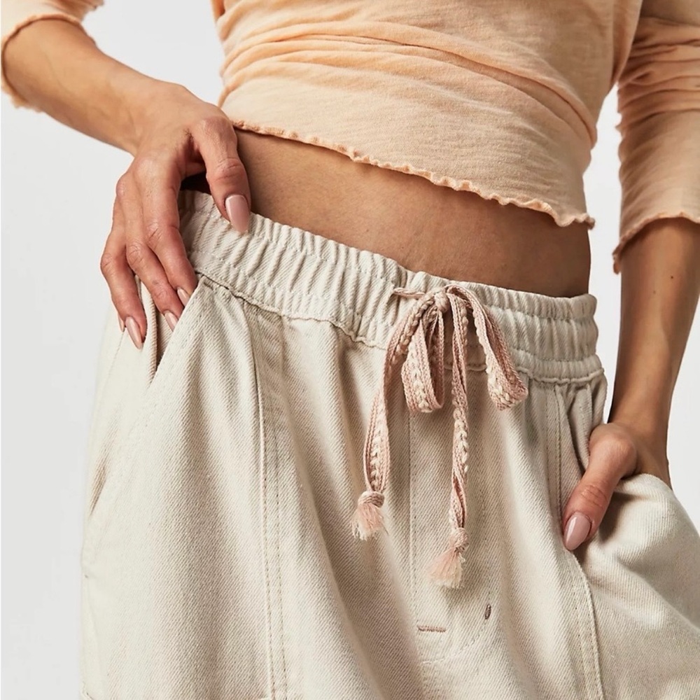 Free People Bright Eyed Low-Slung Pull-On Barrel Jeans - Picture 4 of 8